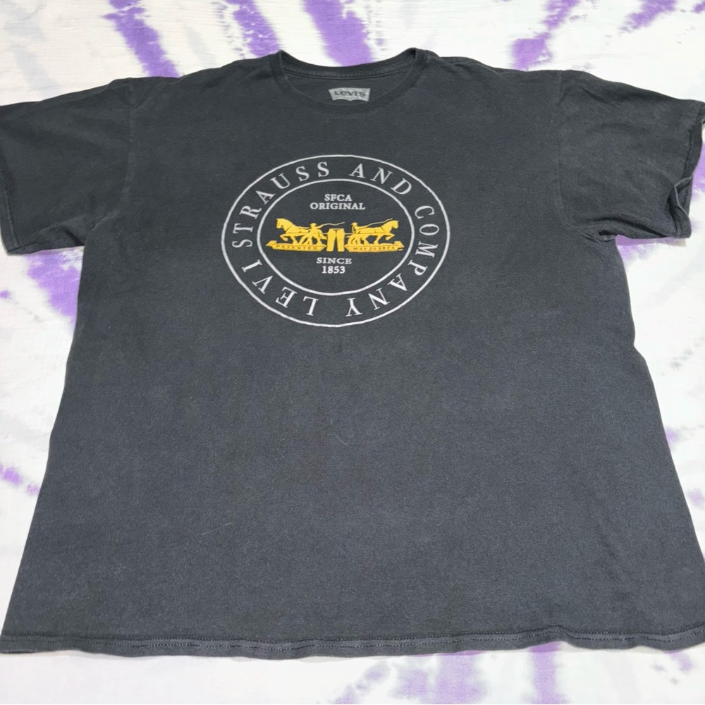 Levi Strauss & Company Black T-Shirt Size XL